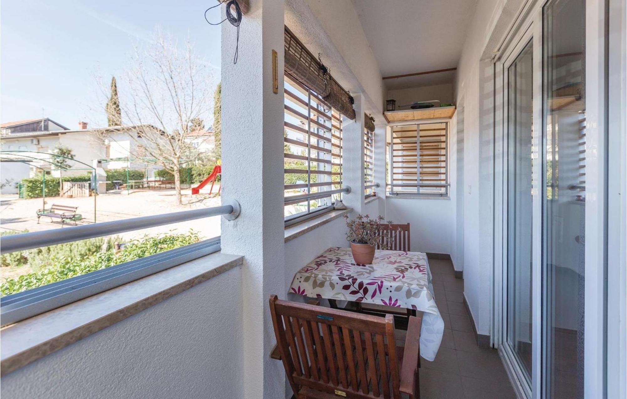 Lovely Apartment In Umag With Kitchen Exterior photo